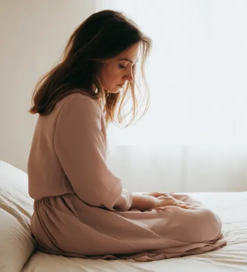 10 Signs a Woman Is Feeling Lonely in Her Marriage